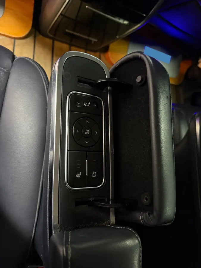 2021 GAC Trumpchi M8 2.0T 252HP L4 8AT,autocango,china used car exporter,china ev exporter,chinese used car exporter,chinese used ev exporter