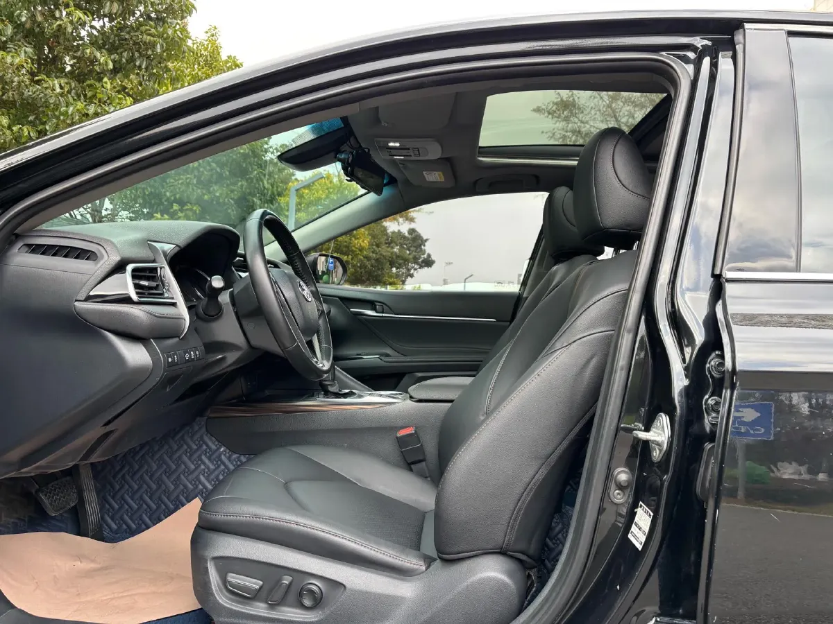 2019 Toyota Camry 2.5L 209HP L4 8AT,autocango,china used car exporter,china ev exporter,chinese used car exporter,chinese used ev exporter