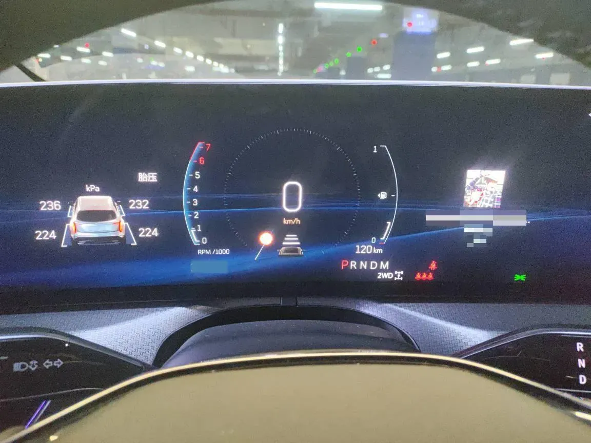 2025 Cadillac XT5 2.0T 237HP L4 9AT,autocango,china used car exporter,china ev exporter,chinese used car exporter,chinese used ev exporter