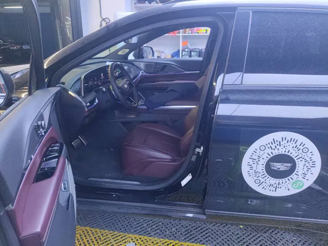 2025 Cadillac XT5 2.0T 237HP L4 9AT,autocango,china used car exporter,china ev exporter,chinese used car exporter,chinese used ev exporter