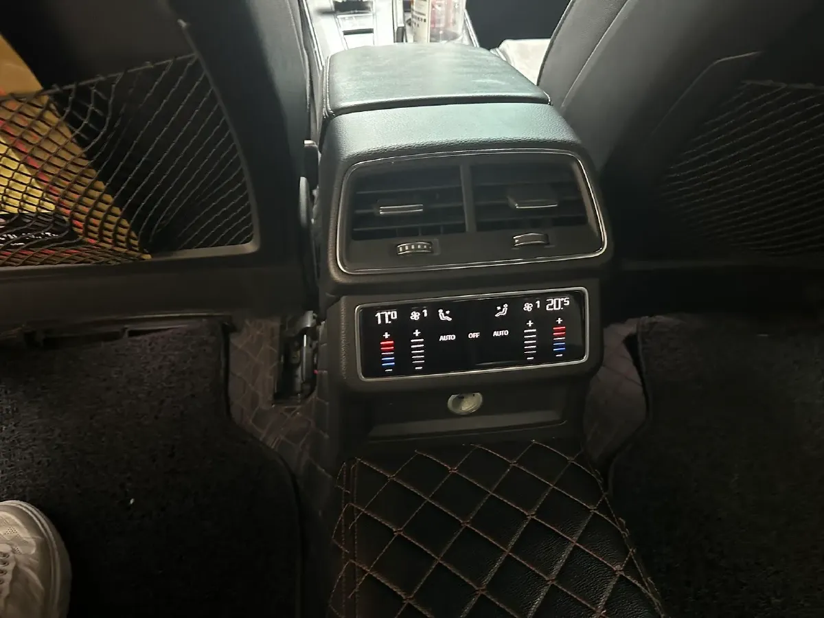 2021 Audi A6L 2.0T 224HP L4 7DCT,autocango,china used car exporter,china ev exporter,chinese used car exporter,chinese used ev exporter