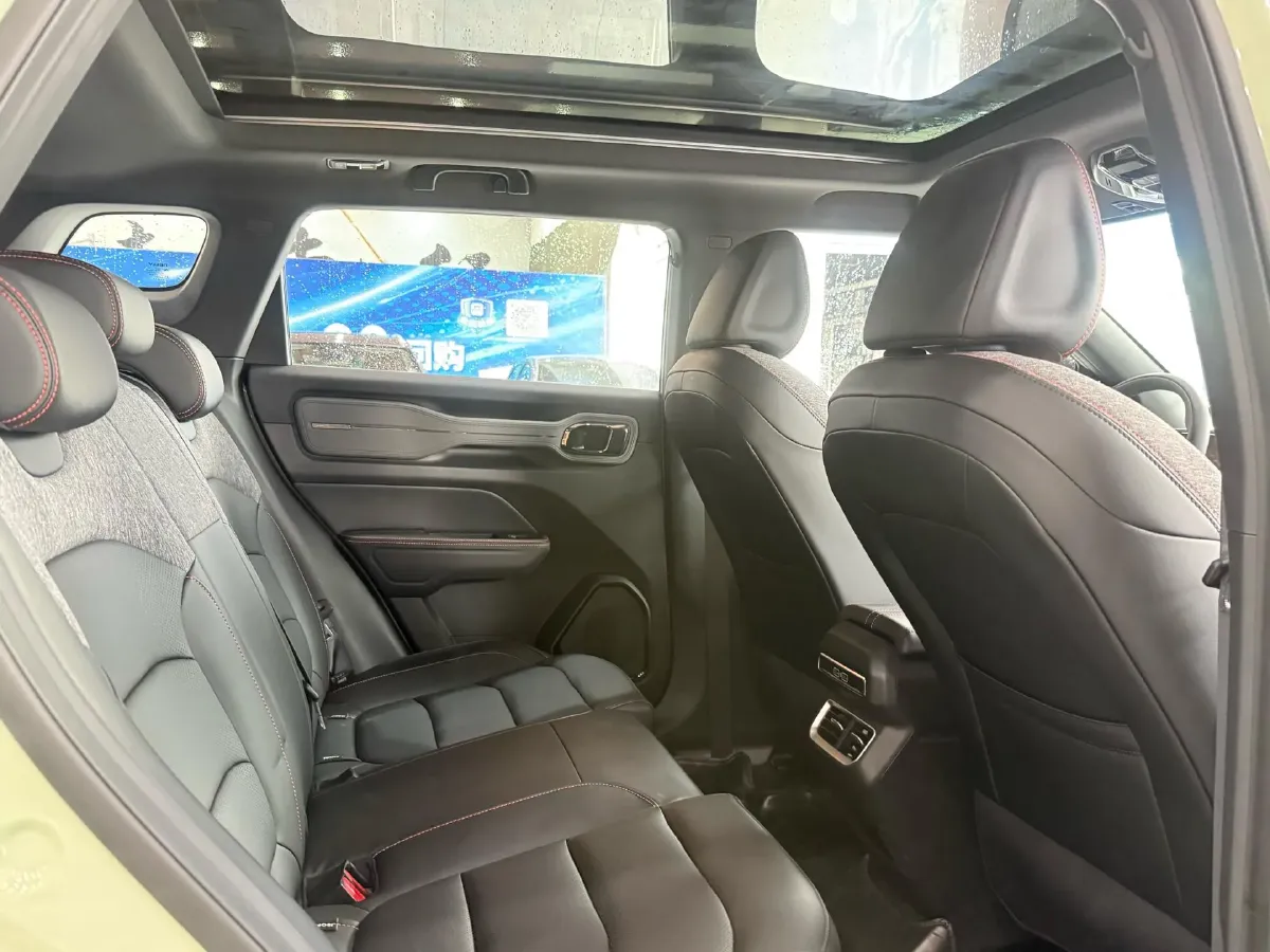 2025 Geely Cowboy 1.5T 181HP L4 7DCT,autocango,china used car exporter,china ev exporter,chinese used car exporter,chinese used ev exporter