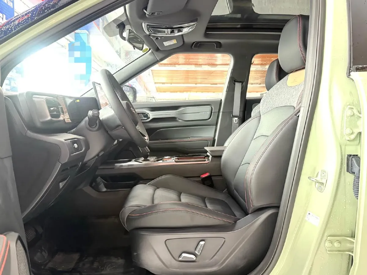 2025 Geely Cowboy 1.5T 181HP L4 7DCT,autocango,china used car exporter,china ev exporter,chinese used car exporter,chinese used ev exporter