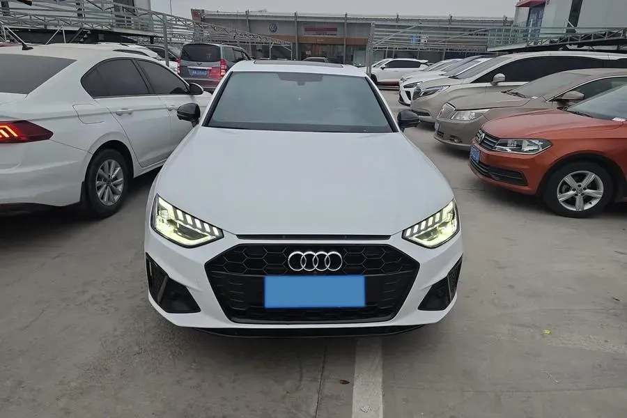 2024 Audi A4L 2.0T 190HP L4 7DCT,autocango,china used car exporter,china ev exporter,chinese used car exporter,chinese used ev exporter