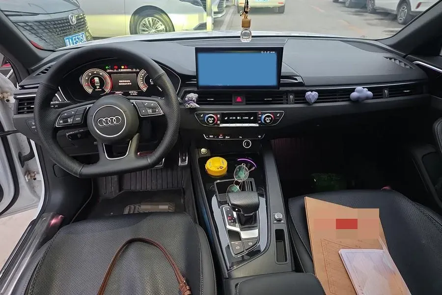 2024 Audi A4L 2.0T 190HP L4 7DCT,autocango,china used car exporter,china ev exporter,chinese used car exporter,chinese used ev exporter