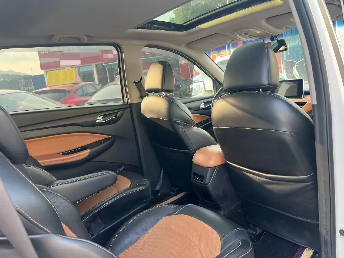 2018 WuLing HongGuang S3 1.5T 150HP L4 6MT,autocango,china used car exporter,china ev exporter,chinese used car exporter,chinese used ev exporter