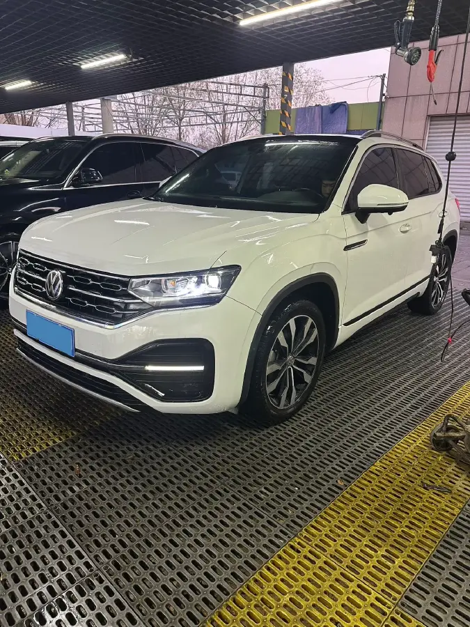 2021 Volkswagen Tayron 2.0T 220HP L4 7DCT