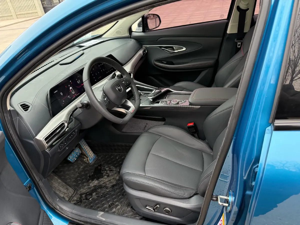 2020 ChangAn UNI-T 1.5T 180HP L4 7DCT,autocango,china used car exporter,china ev exporter,chinese used car exporter,chinese used ev exporter