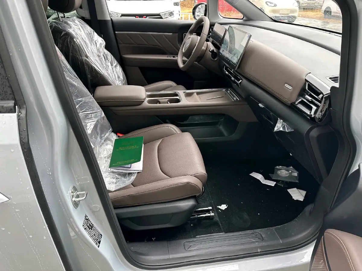 2025 Geely Galaxy L6 1.5L 112HP L4 1DHT PHEV 19.09KWH,autocango,china used car exporter,china ev exporter,chinese used car exporter,chinese used ev exporter