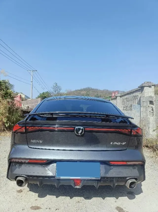 2022 ChangAn UNI-V 1.5T 188HP L4 7DCT,autocango,china used car exporter,china ev exporter,chinese used car exporter,chinese used ev exporter