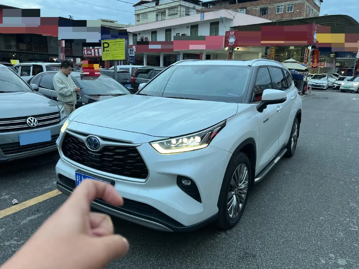 2022 Toyota Highlander 2.5L 192HP L4 E-CVT Hybrid