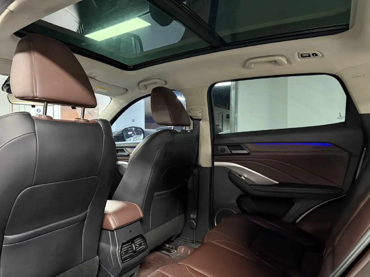 2021 WEY VV6 2.0T 227HP L4 7DCT,autocango,china used car exporter,china ev exporter,chinese used car exporter,chinese used ev exporter