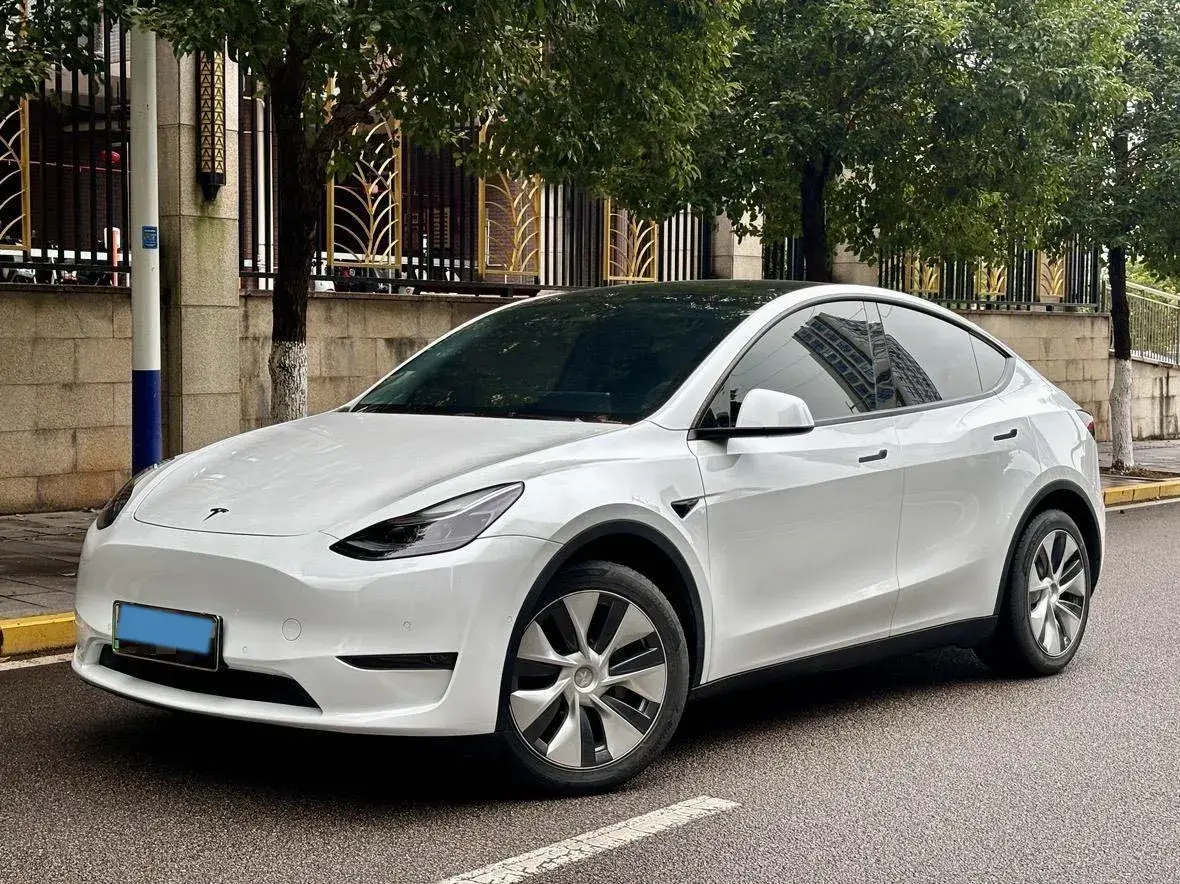 2021 Tesla Model Y BEV 60KWH