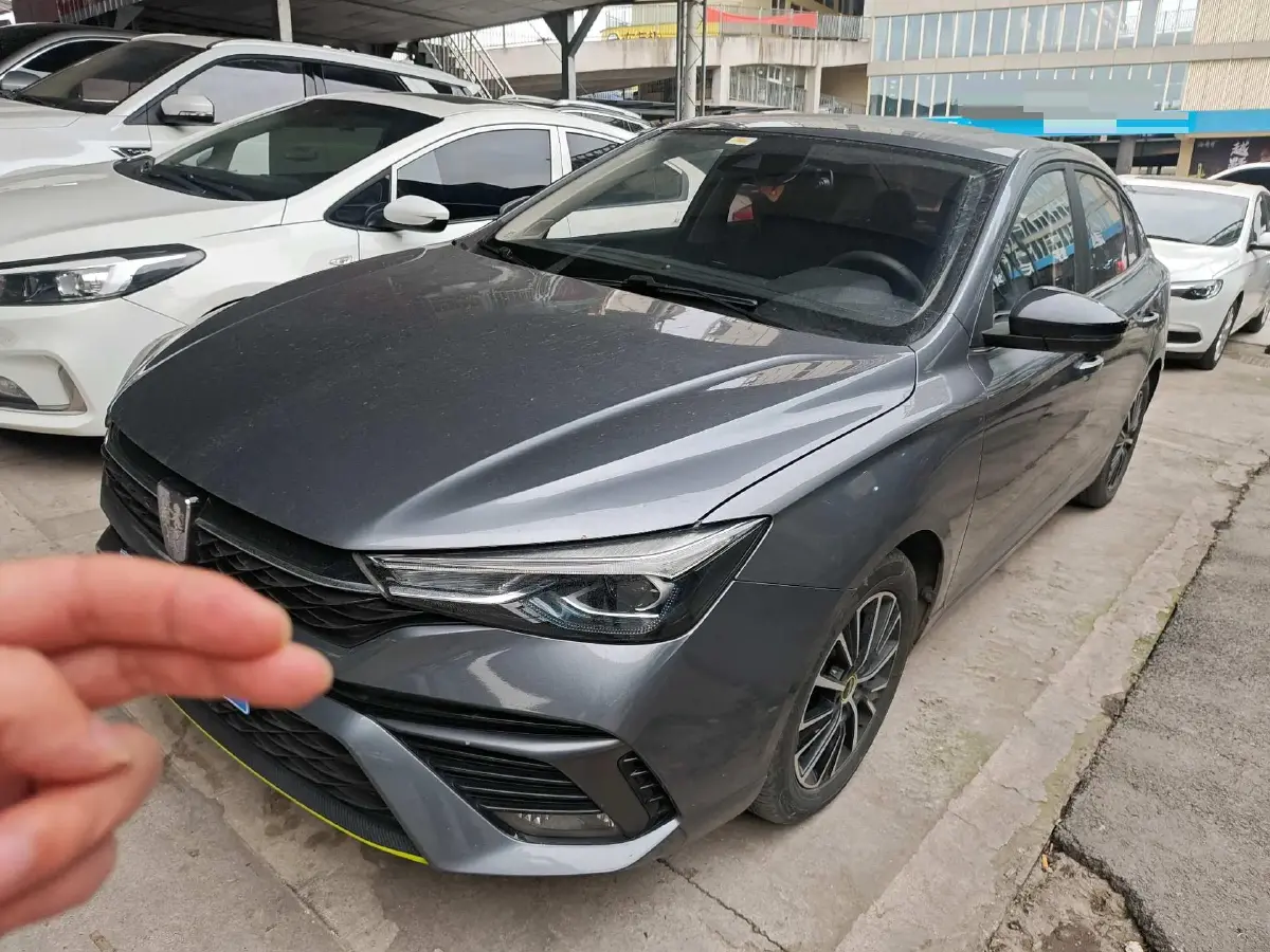 2021 Roewe i5 1.5L 120HP L4 CVT