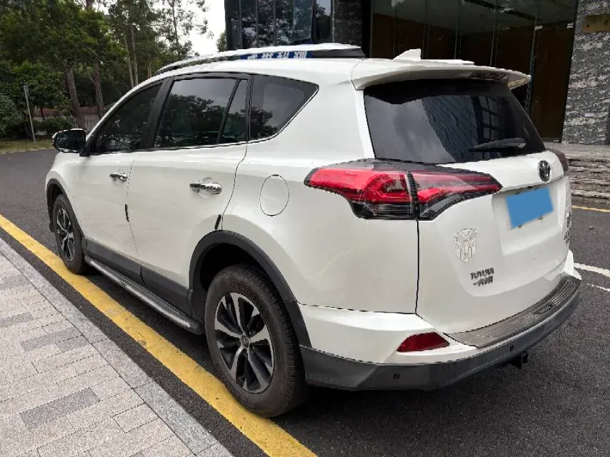 2019 Toyota Camry 2.0L 178HP L4 CVT,autocango,china used car exporter,china ev exporter,chinese used car exporter,chinese used ev exporter