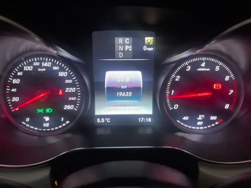 2018 Mercedes-Benz V Class 2.0T 211HP L4 7AT,autocango,china used car exporter,china ev exporter,chinese used car exporter,chinese used ev exporter