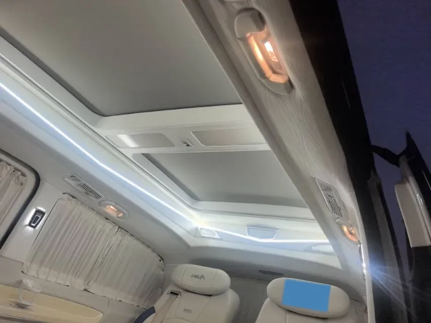 2018 Mercedes-Benz V Class 2.0T 211HP L4 7AT,autocango,china used car exporter,china ev exporter,chinese used car exporter,chinese used ev exporter