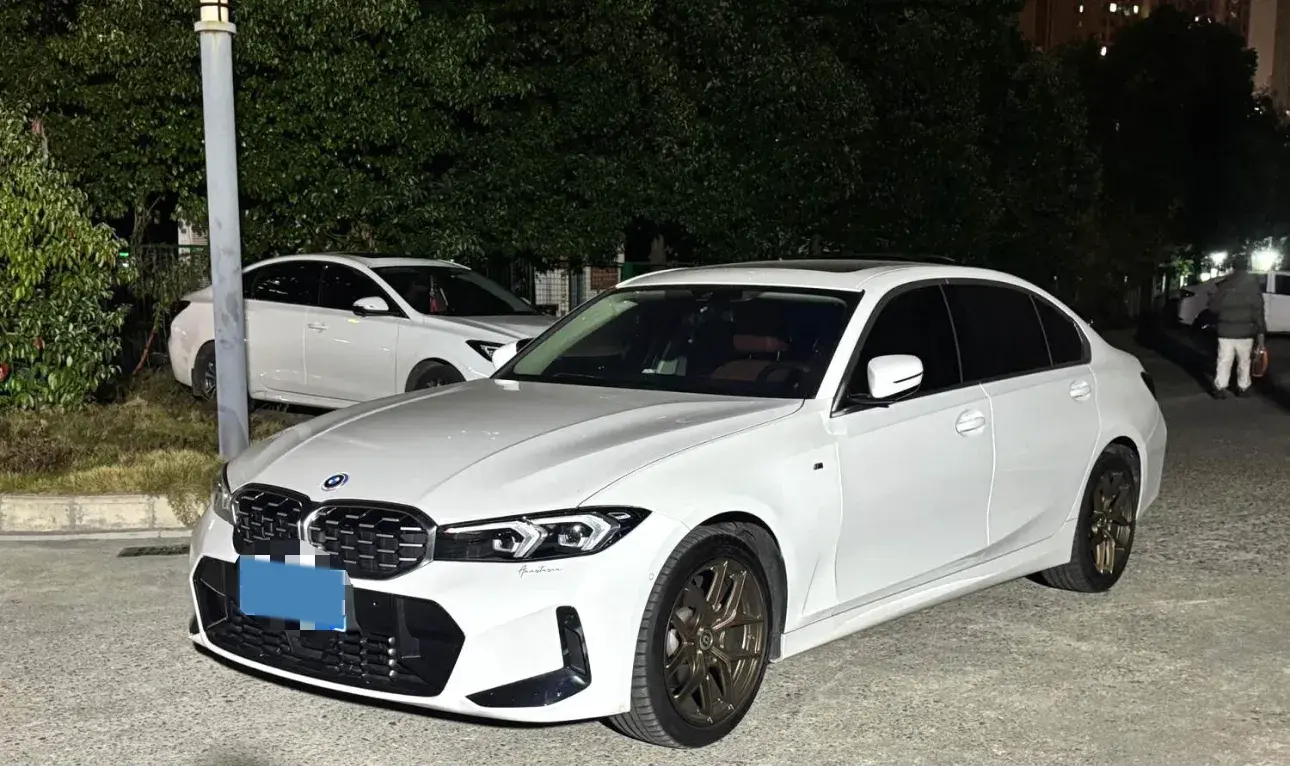 2025 BMW 3 Series 2.0T 184HP L4 8AT