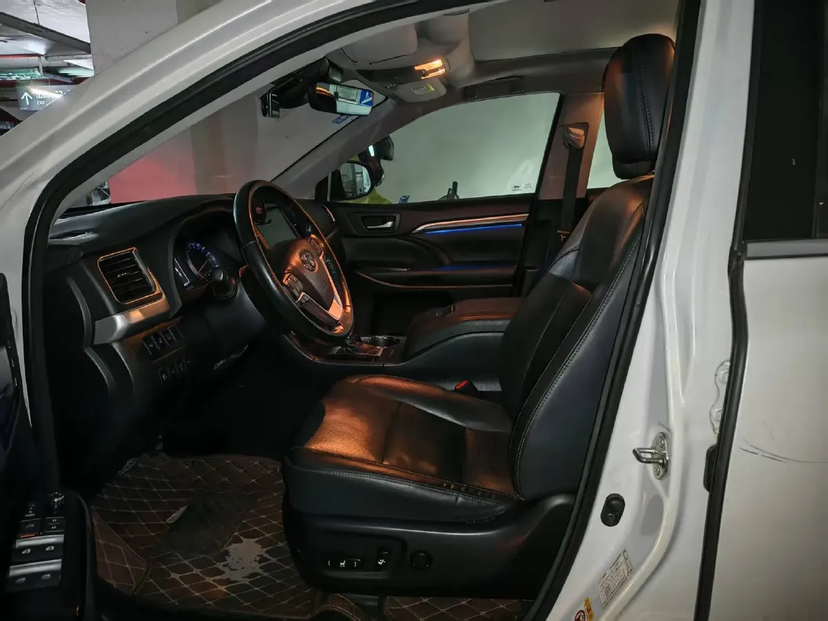 2018 Toyota Highlander 2.0T 220HP L4 6AT,autocango,china used car exporter,china ev exporter,chinese used car exporter,chinese used ev exporter