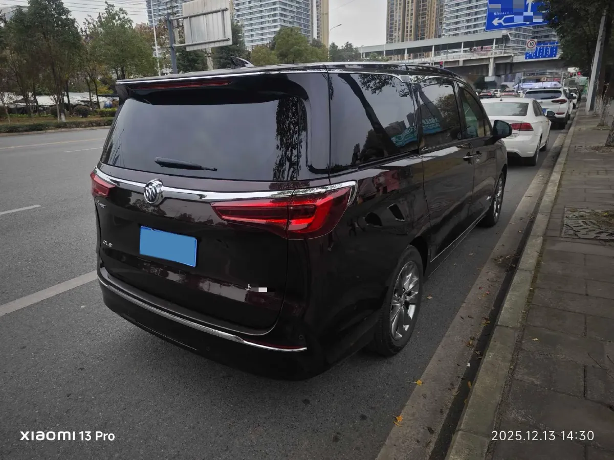 2022 Buick GL8 2.0T 237HP L4 9AT,autocango,china used car exporter,china ev exporter,chinese used car exporter,chinese used ev exporter