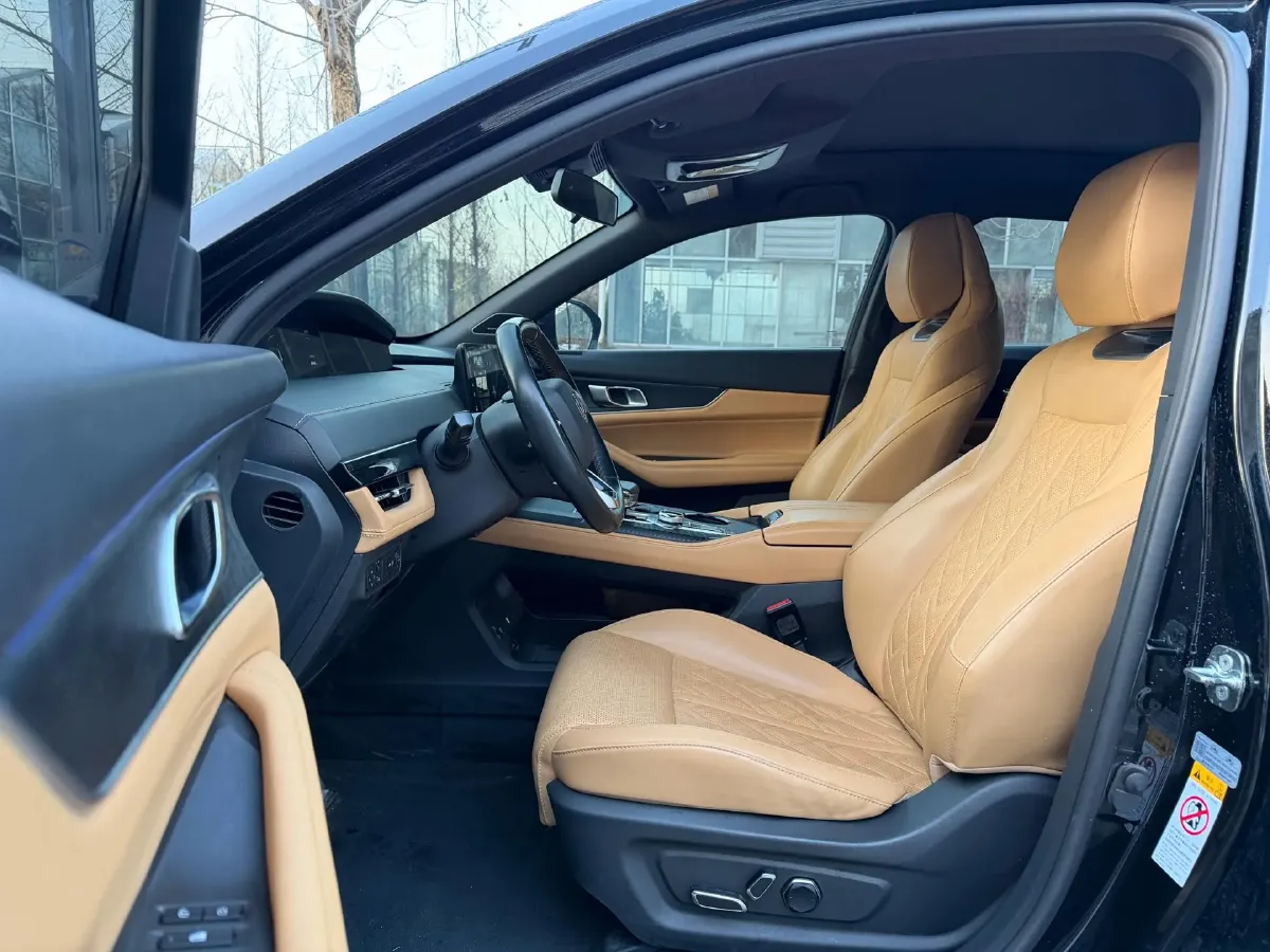 2021 ChangAn UNI-K 2.0T 233HP L4 8AT,autocango,china used car exporter,china ev exporter,chinese used car exporter,chinese used ev exporter