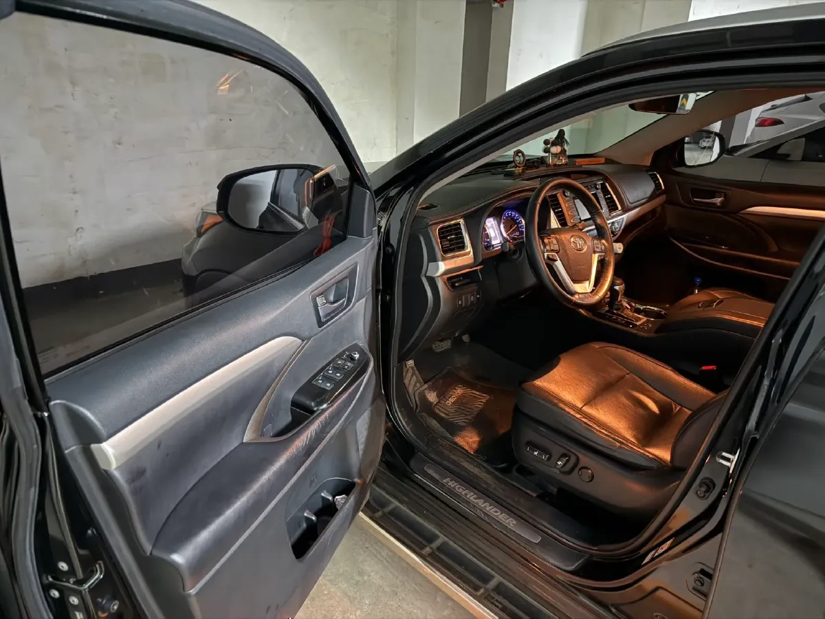 2018 Toyota Highlander 2.0T 220HP L4 6AT,autocango,china used car exporter,china ev exporter,chinese used car exporter,chinese used ev exporter