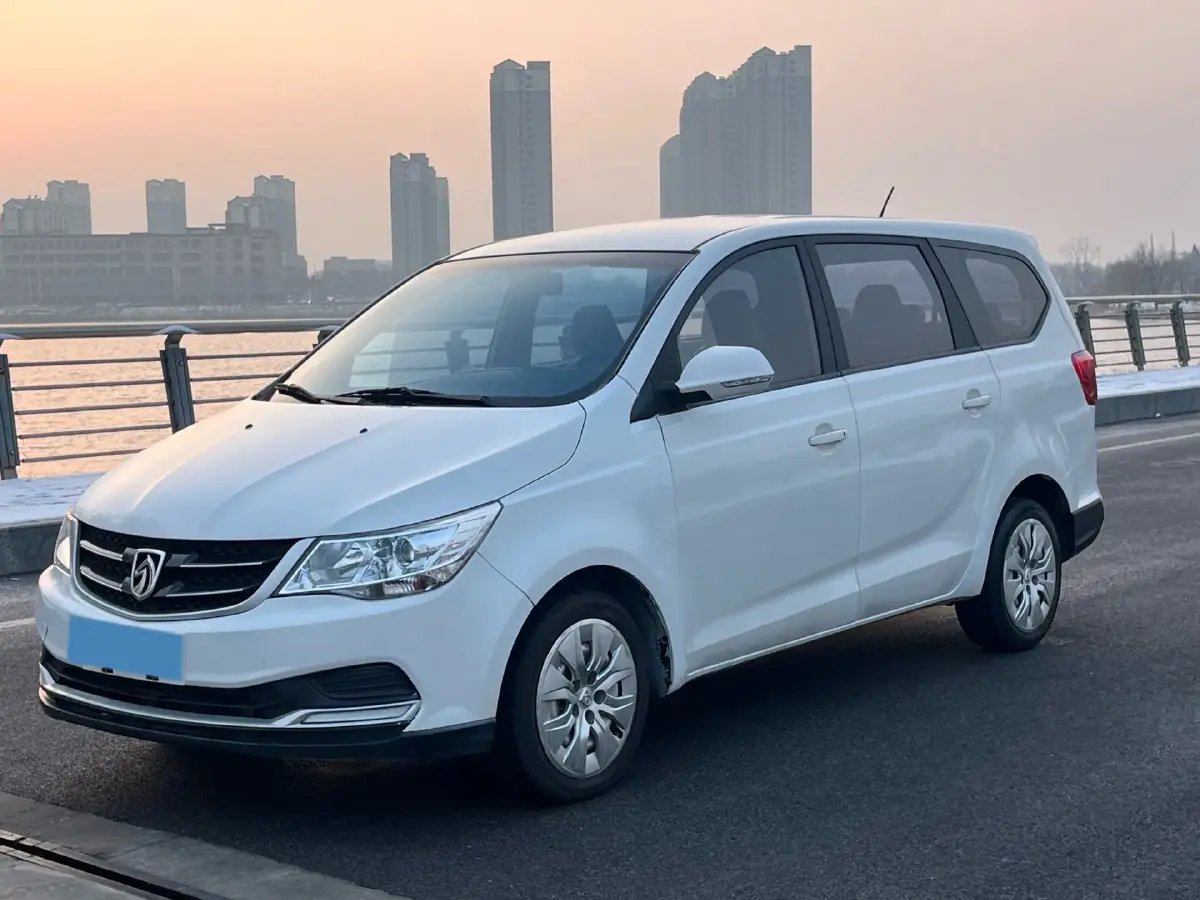 2019 BaoJun 730 1.5L 105HP L4 6MT