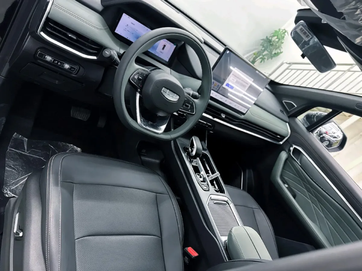 2024 Geely Okavango L 2.0T 218HP L4 7DCT,autocango,china used car exporter,china ev exporter,chinese used car exporter,chinese used ev exporter