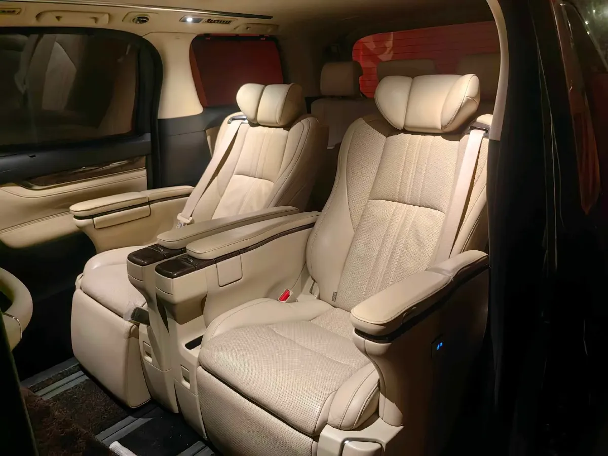 2018 Toyota Alphard 3.5L 301HP V6 8AT,autocango,china used car exporter,china ev exporter,chinese used car exporter,chinese used ev exporter