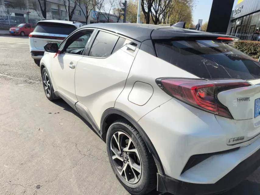 2018 Toyota C-HR 2.0L 171HP L4 CVT,autocango,china used car exporter,china ev exporter,chinese used car exporter,chinese used ev exporter