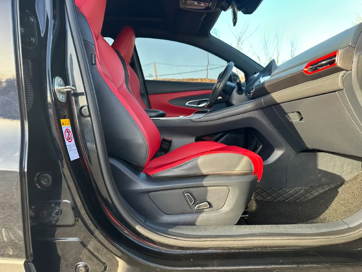 2020 ChangAn UNI-T 1.5T 180HP L4 7DCT,autocango,china used car exporter,china ev exporter,chinese used car exporter,chinese used ev exporter