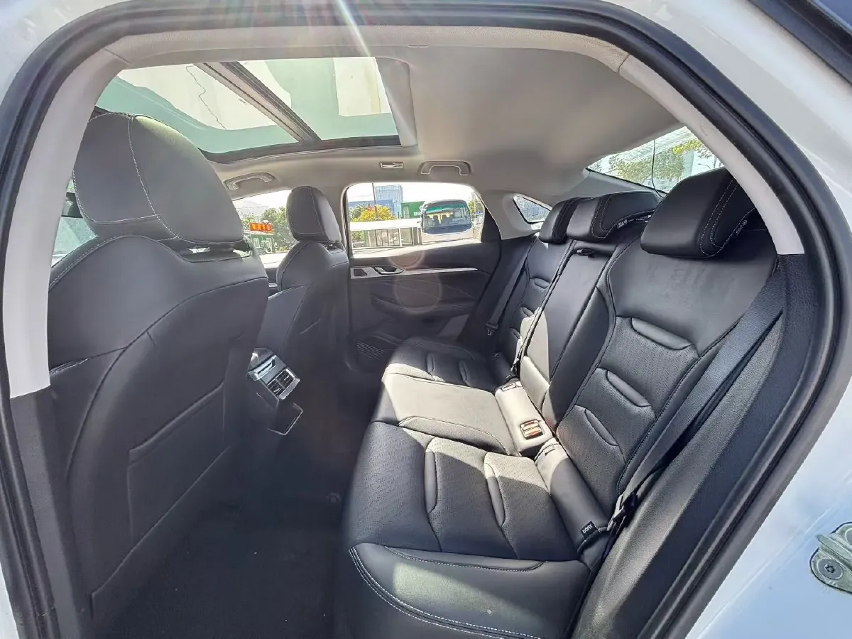 2021 Geely Preface 2.0T 190HP L4 7DCT,autocango,china used car exporter,china ev exporter,chinese used car exporter,chinese used ev exporter