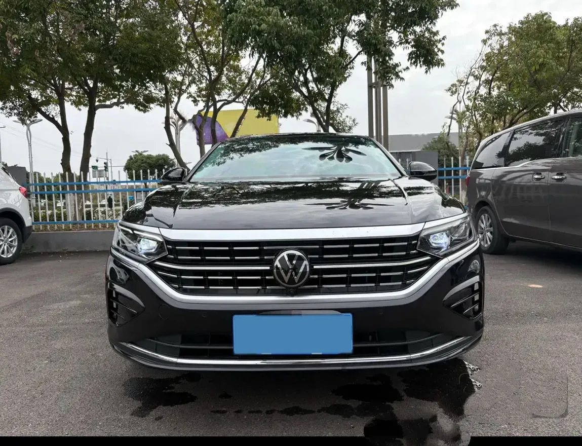 2025 Volkswagen Passat 2.0T 220HP L4 7DCT,autocango,china used car exporter,china ev exporter,chinese used car exporter,chinese used ev exporter
