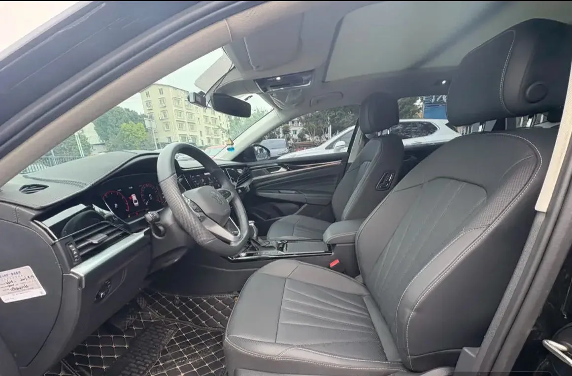 2025 Volkswagen Passat 2.0T 220HP L4 7DCT,autocango,china used car exporter,china ev exporter,chinese used car exporter,chinese used ev exporter