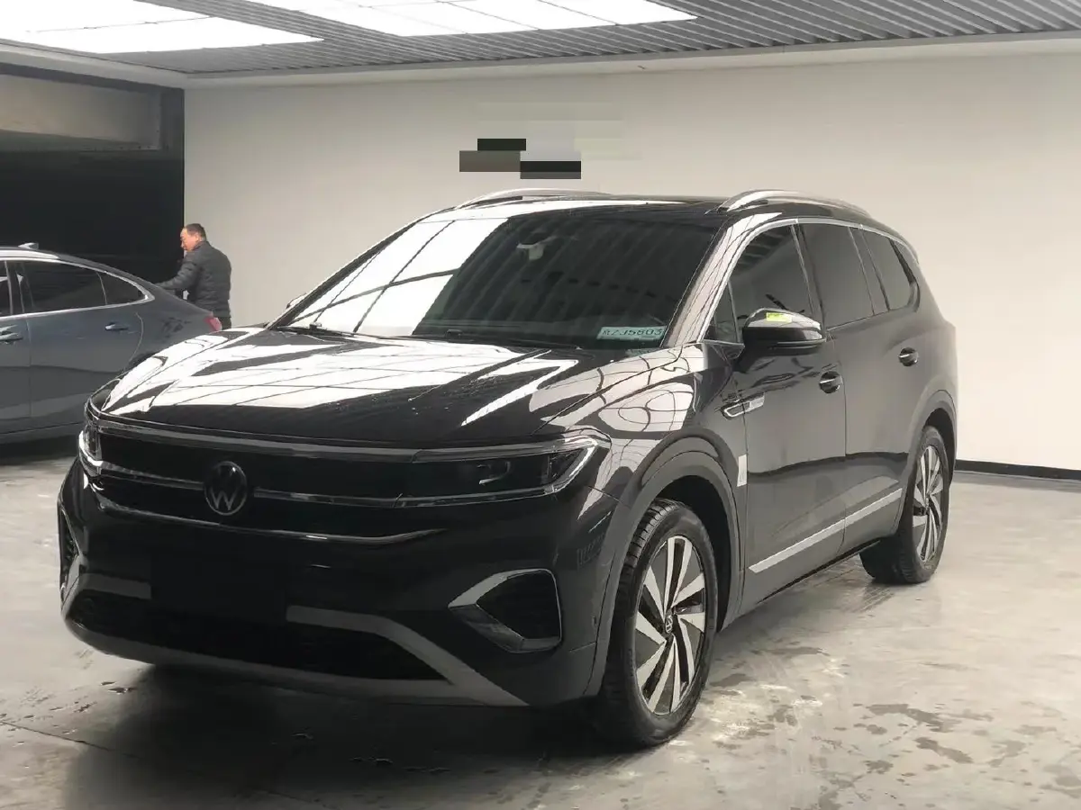 2023 Volkswagen Talagon 2.0T 220HP L4 7DCT