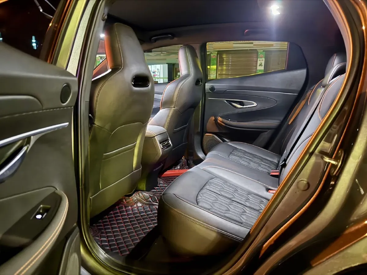 2022 ChangAn UNI-T 1.5T 188HP L4 7DCT,autocango,china used car exporter,china ev exporter,chinese used car exporter,chinese used ev exporter