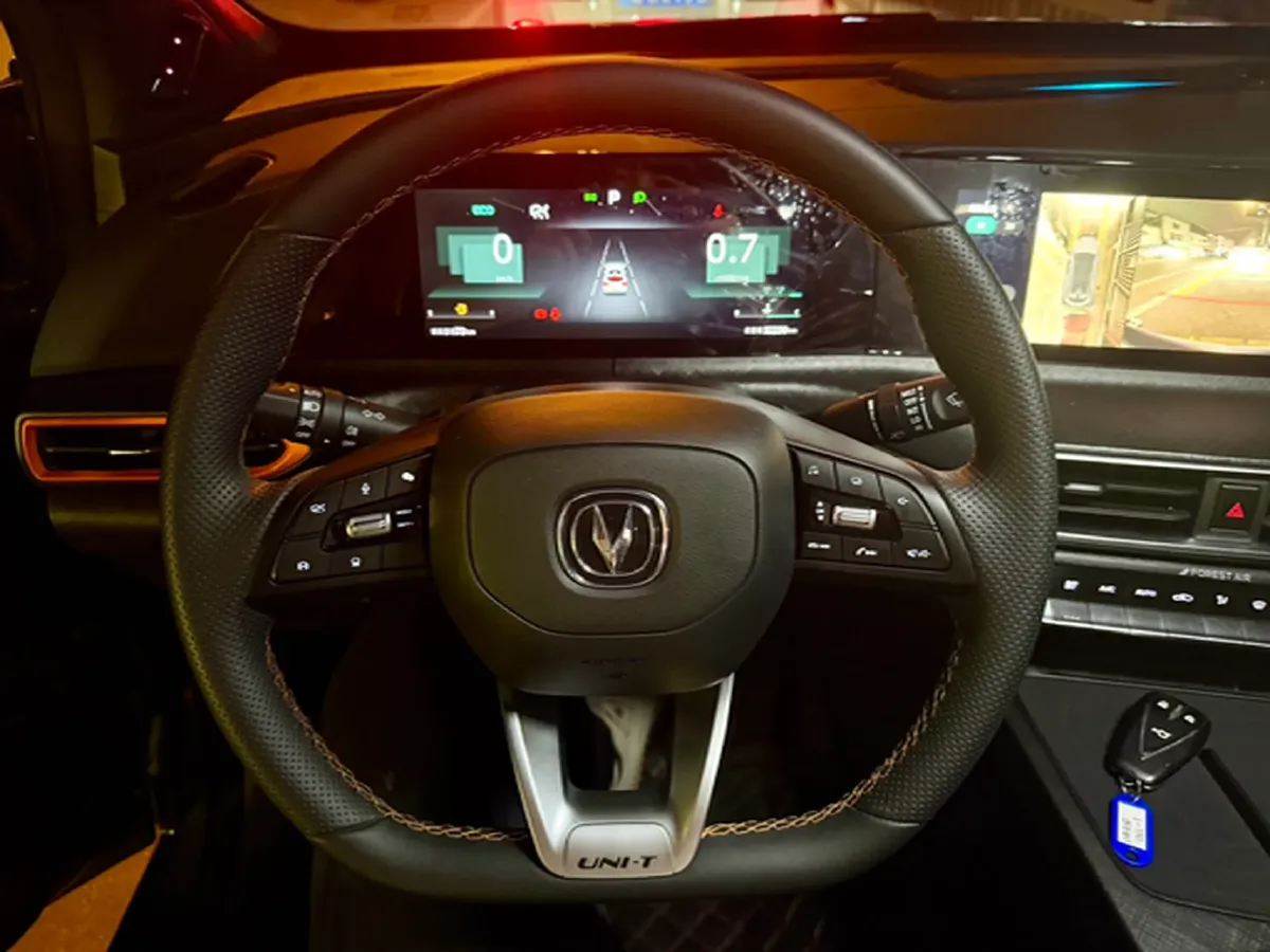 2022 ChangAn UNI-T 1.5T 188HP L4 7DCT,autocango,china used car exporter,china ev exporter,chinese used car exporter,chinese used ev exporter