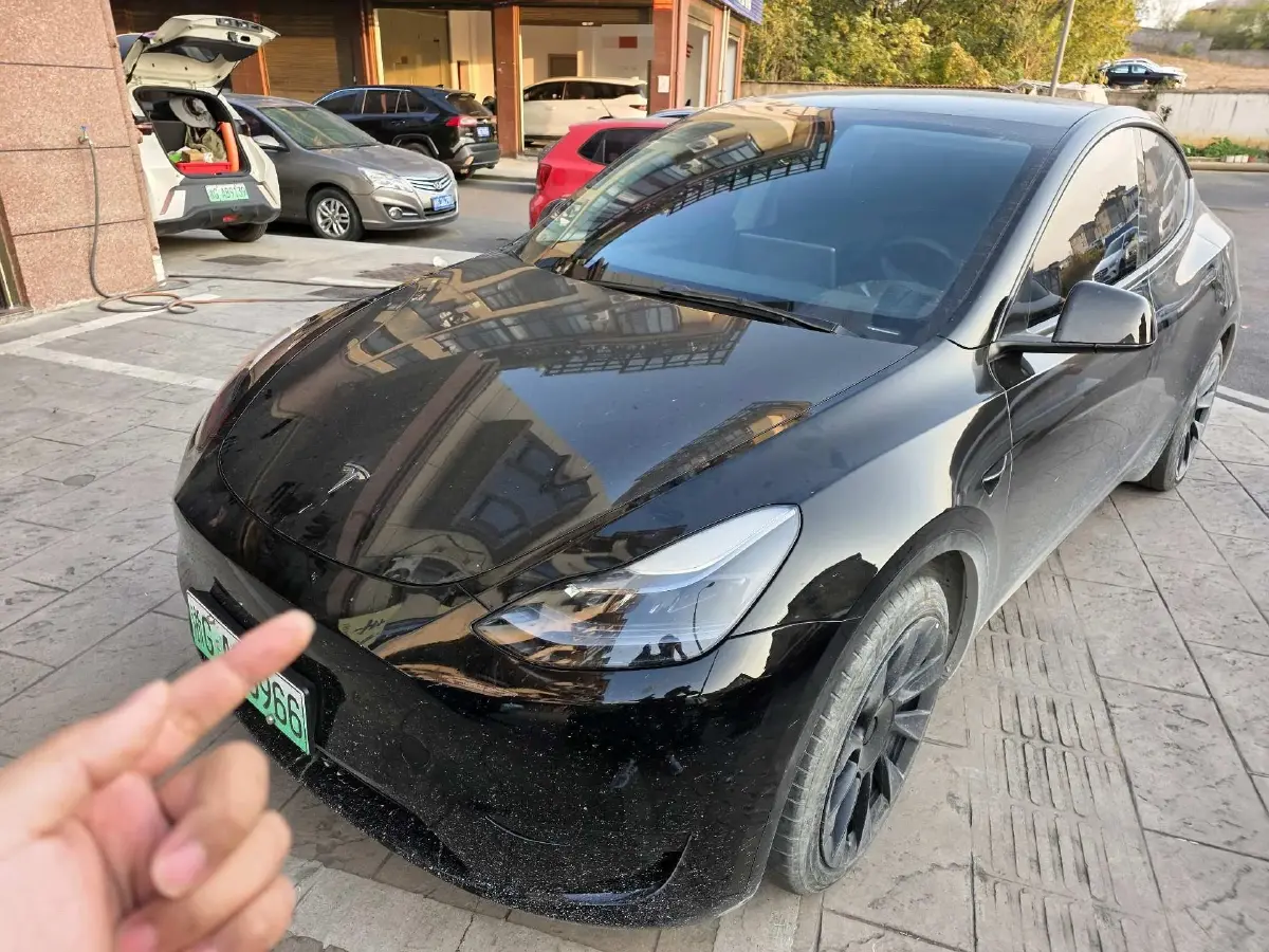 2022 Tesla Model Y BEV 60KWH