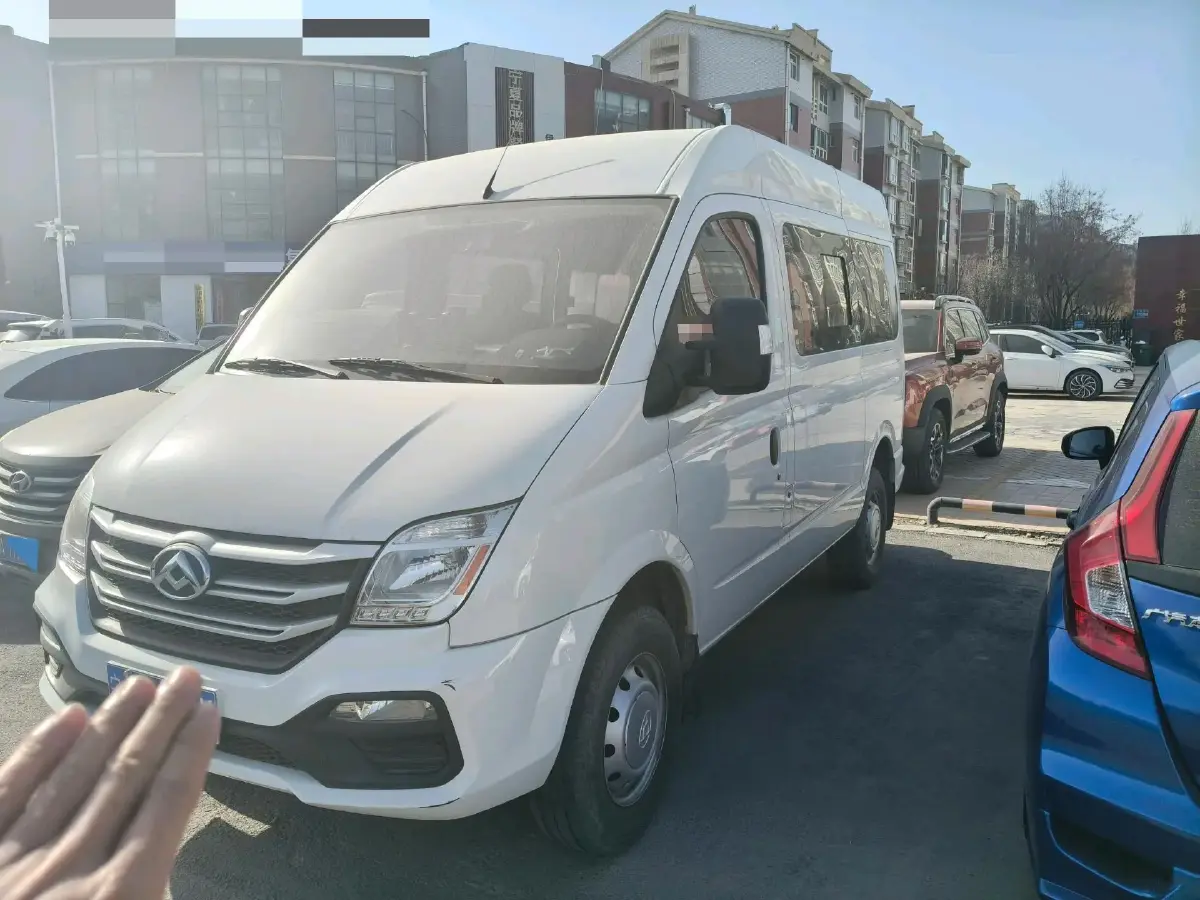 2024 MAXUS XinTu V80 2.0T 147HP L4 6SMG