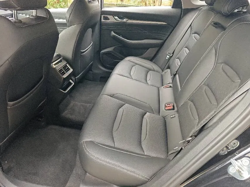 2023 Geely Preface 2.0T 190HP L4 7DCT,autocango,china used car exporter,china ev exporter,chinese used car exporter,chinese used ev exporter