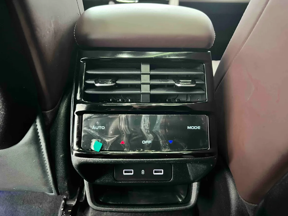 2021 Geely Monjaro 2.0T 238HP L4 8AT,autocango,china used car exporter,china ev exporter,chinese used car exporter,chinese used ev exporter