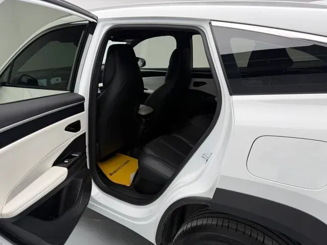 2023 Geely Galaxy L7 1.5T 163HP L4 3DHT PHEV 9.11KWH,autocango,china used car exporter,china ev exporter,chinese used car exporter,chinese used ev exporter