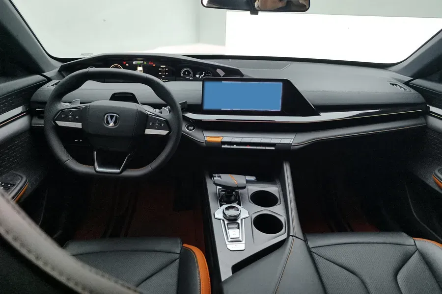 2024 ChangAn UNI-V 1.5T 188HP L4 7DCT,autocango,china used car exporter,china ev exporter,chinese used car exporter,chinese used ev exporter