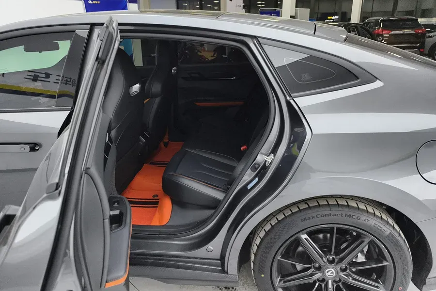 2024 ChangAn UNI-V 1.5T 188HP L4 7DCT,autocango,china used car exporter,china ev exporter,chinese used car exporter,chinese used ev exporter