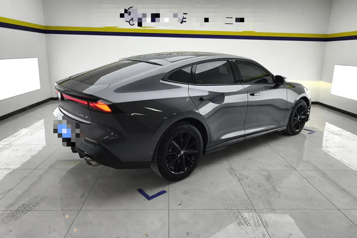 2024 ChangAn UNI-V 1.5T 188HP L4 7DCT,autocango,china used car exporter,china ev exporter,chinese used car exporter,chinese used ev exporter