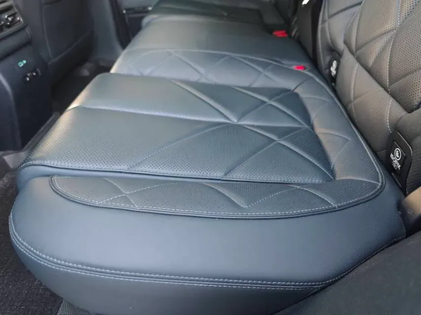 2023 FangChengBao Bao 5 1.5T 194HP L4 E-CVT PHEV 31.8KWH,autocango,china used car exporter,china ev exporter,chinese used car exporter,chinese used ev exporter