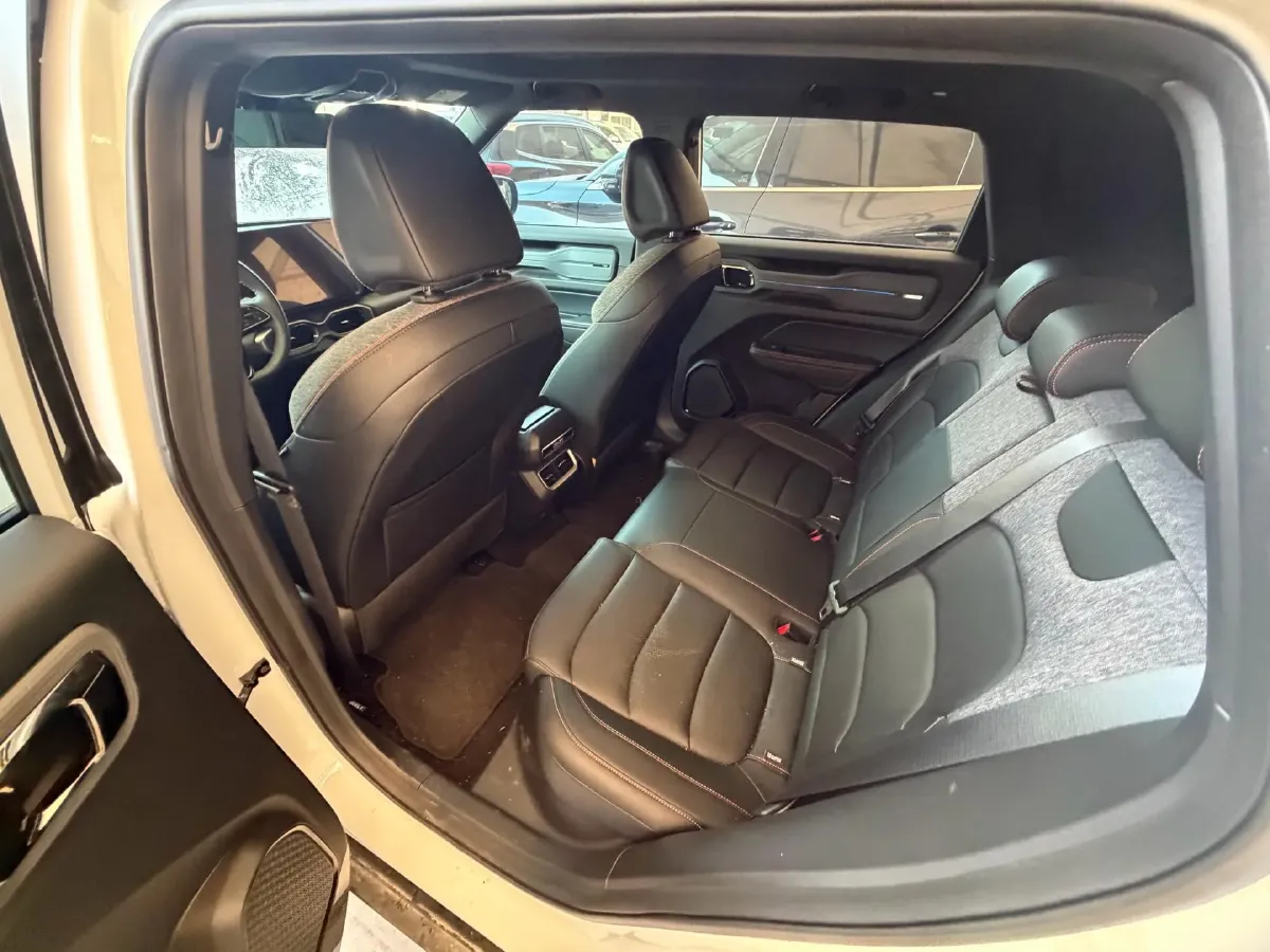 2025 Geely Cowboy 1.5T 181HP L4 7DCT,autocango,china used car exporter,china ev exporter,chinese used car exporter,chinese used ev exporter