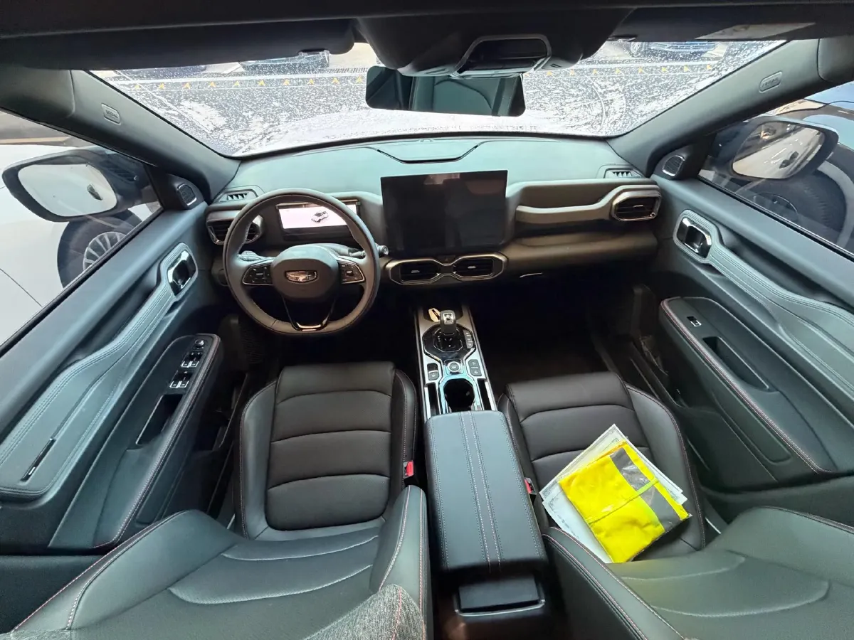 2025 Geely Cowboy 1.5T 181HP L4 7DCT,autocango,china used car exporter,china ev exporter,chinese used car exporter,chinese used ev exporter