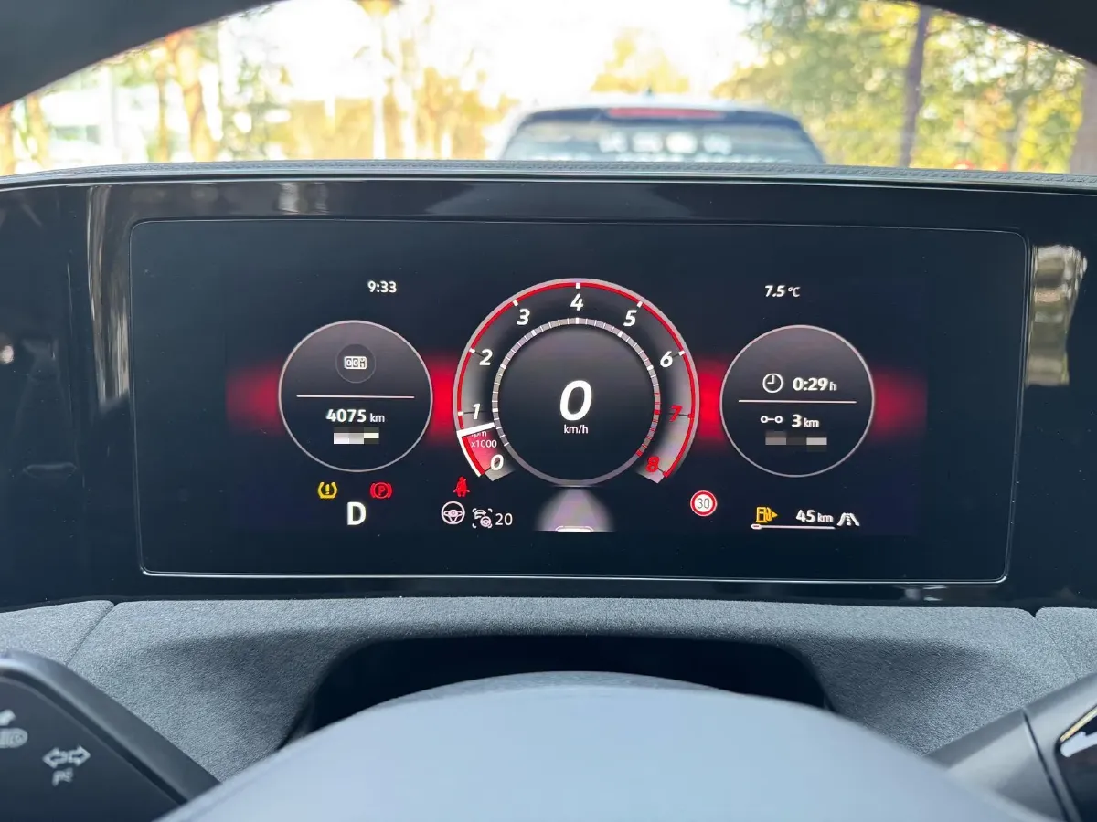 2024 Volkswagen Tiguan L 2.0T 220HP L4 7DCT,autocango,china used car exporter,china ev exporter,chinese used car exporter,chinese used ev exporter