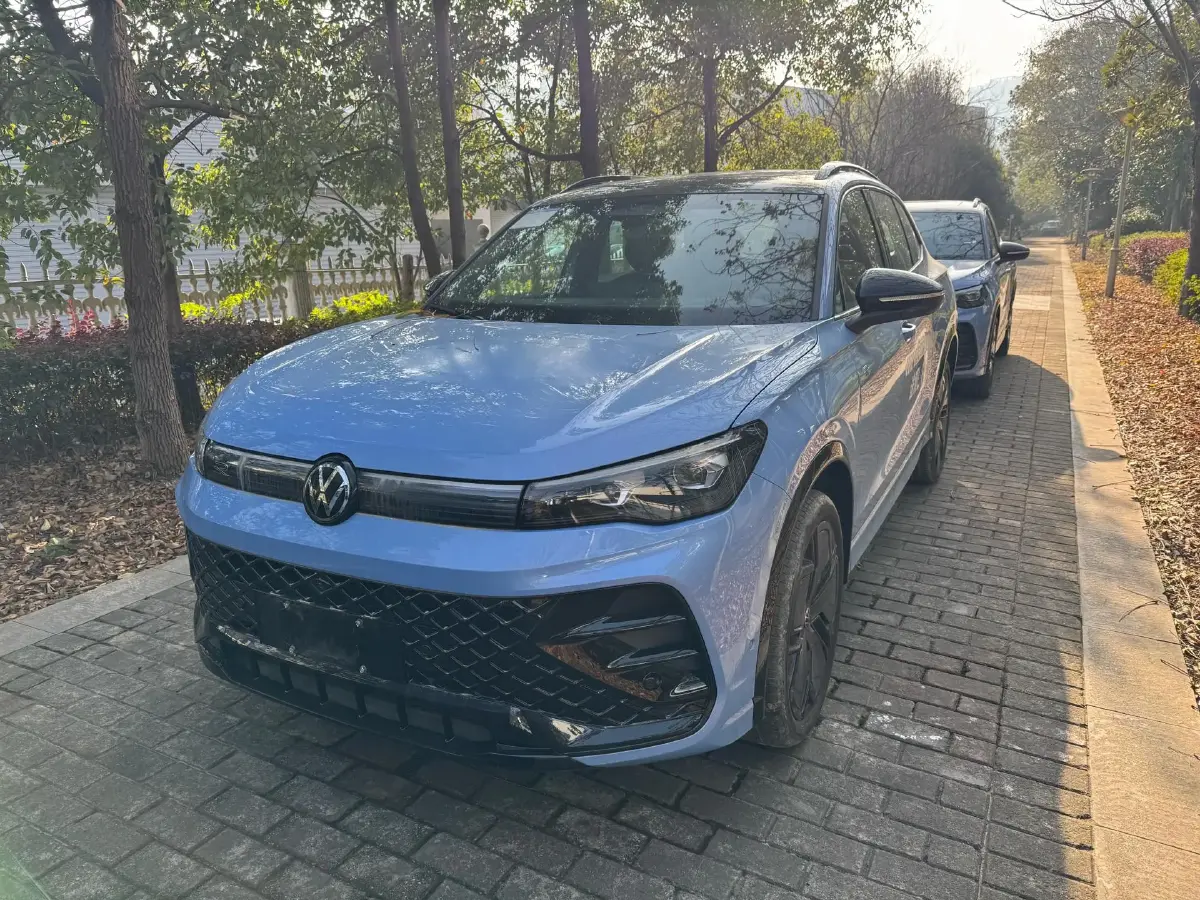 2024 Volkswagen Tiguan L 2.0T 220HP L4 7DCT 2024 Volkswagen Tiguan L 2.0T 220HP L4 7DCT